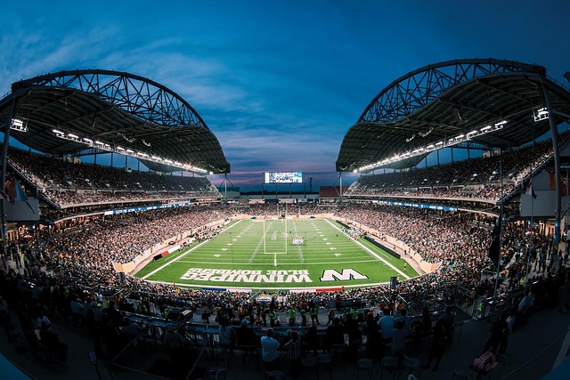 主优化词：塞维利亚客场几百强敌，表现出色